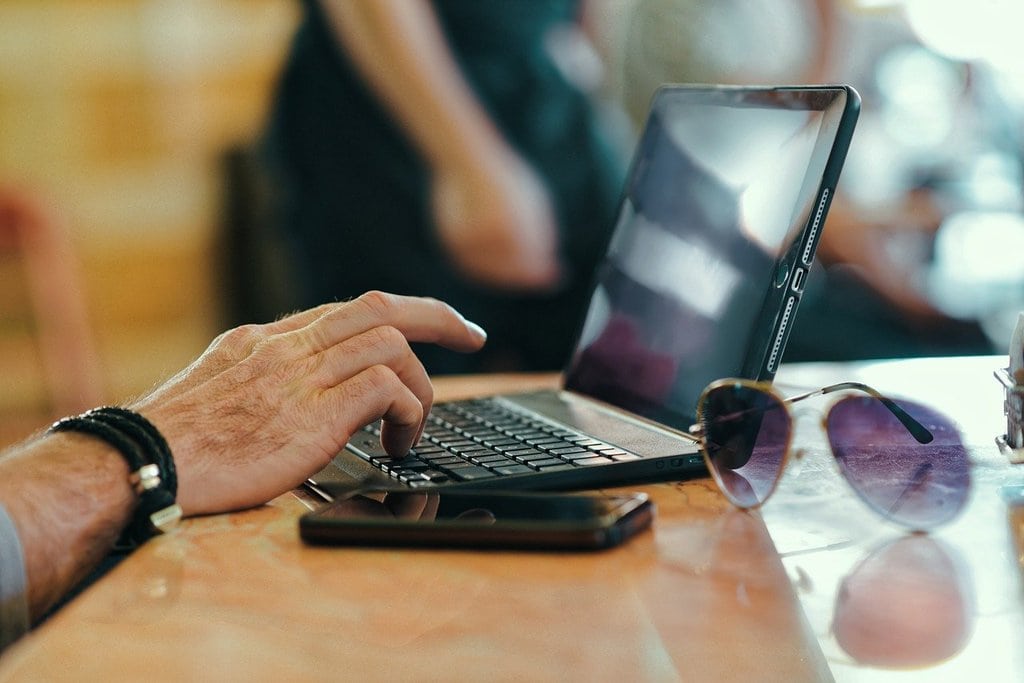 Comment l'intelligence artificielle transforme la création d'entreprise ?